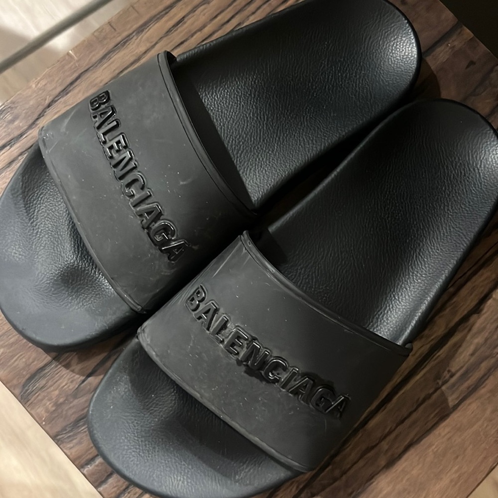 Balenciaga pool slide or home sandal